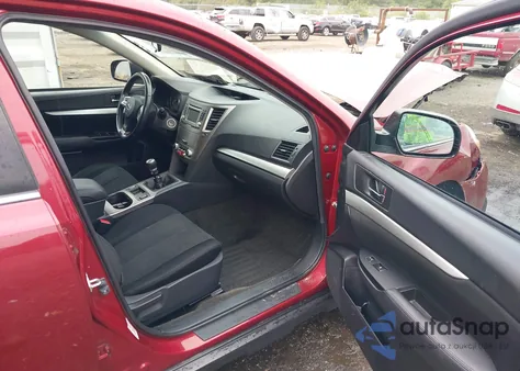 2014 Subaru Outback 2.5I Premium z USA, uszkodzony, nr VIN 4S4BRCCCXE1234553